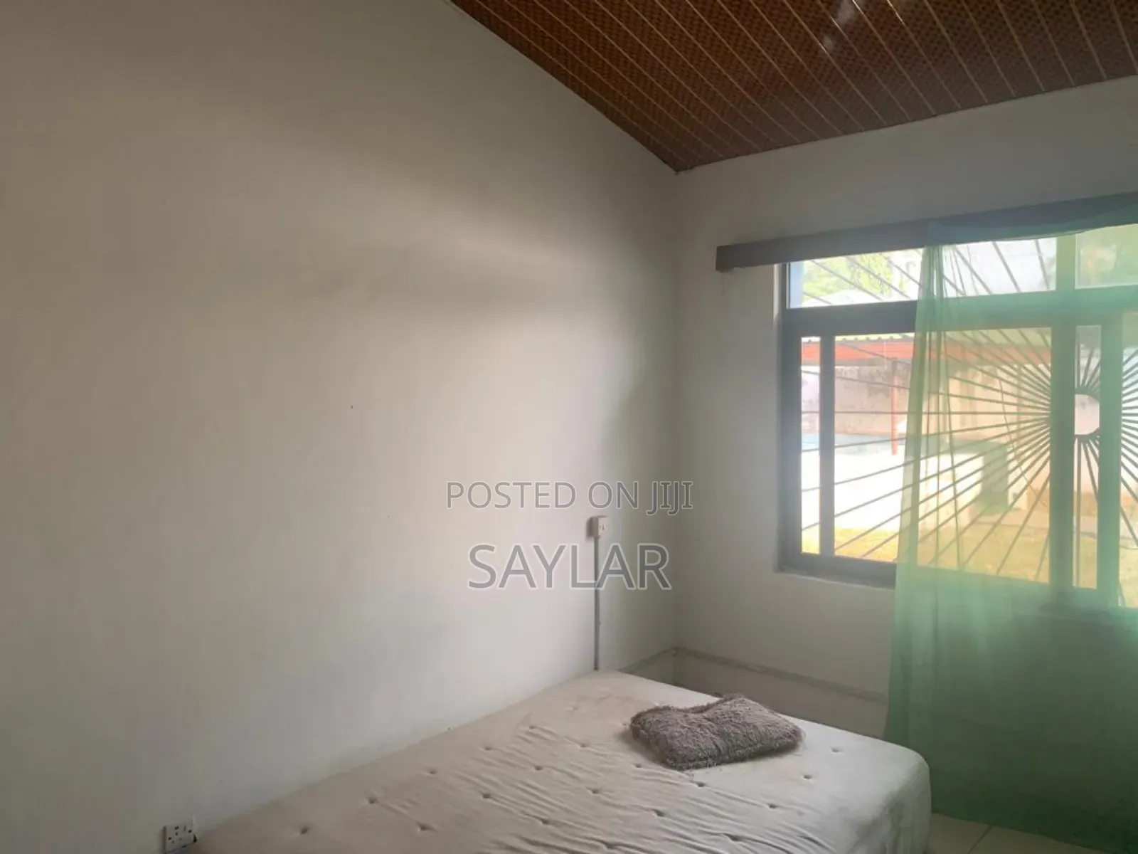 3 Bedrooms House Sitting on 90/100 Land Size Tema Comm12