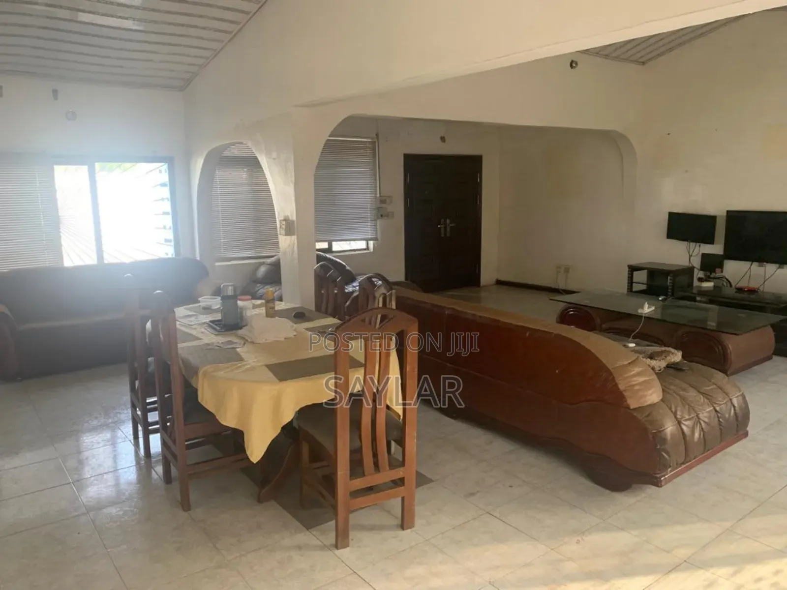3 Bedrooms House Sitting on 90/100 Land Size Tema Comm12