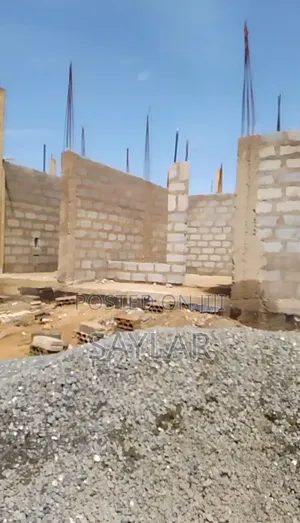 Lintel Reach Apartment House for Sale