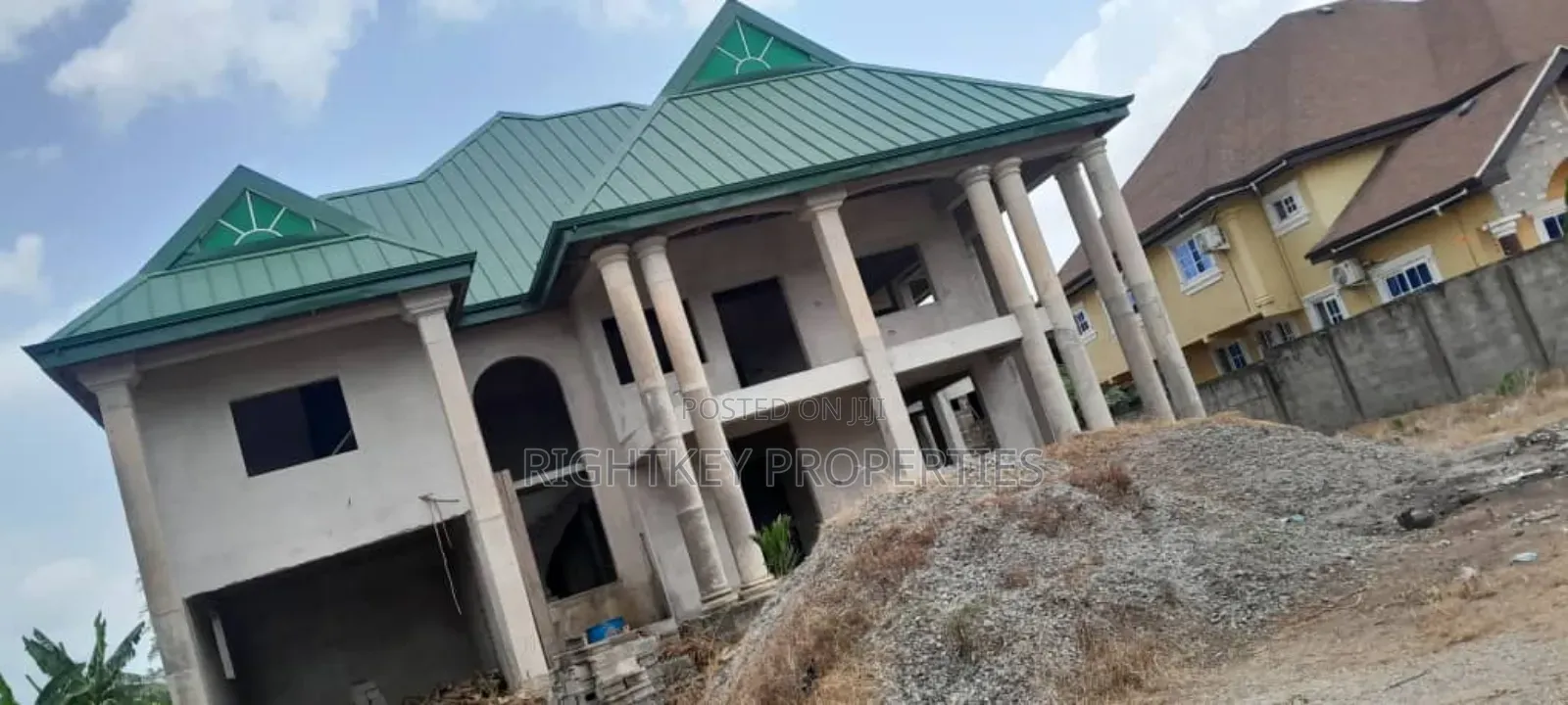 6bdrm Duplex in Rightkey, Kumasi Metropolitan for sale