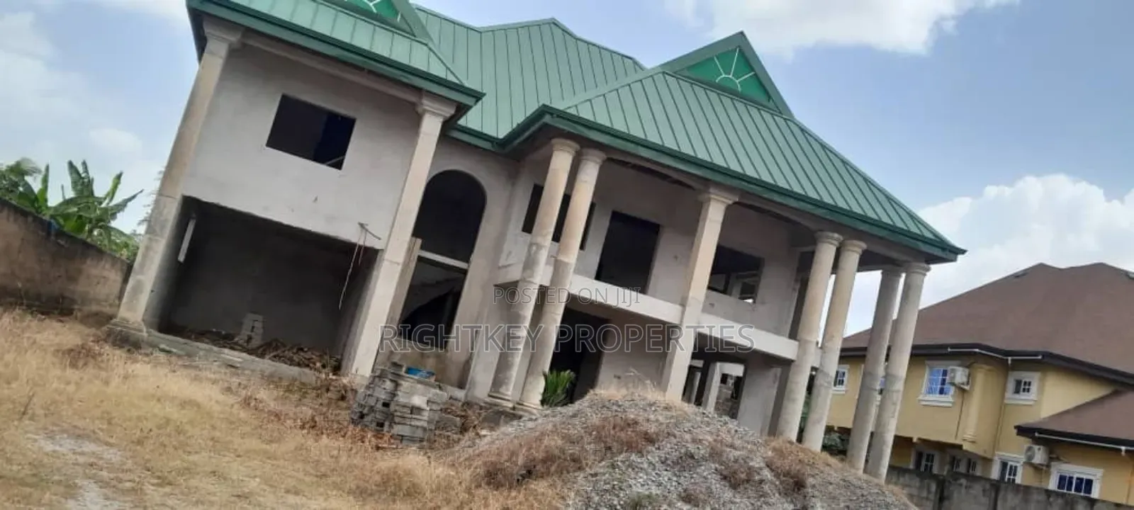 6bdrm Duplex in Rightkey, Kumasi Metropolitan for sale