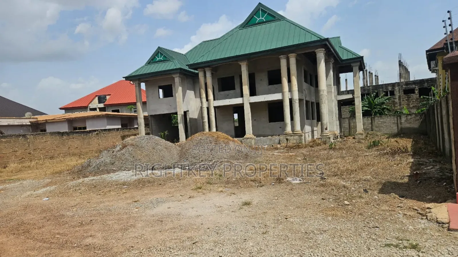 6bdrm Duplex in Rightkey, Kumasi Metropolitan for sale