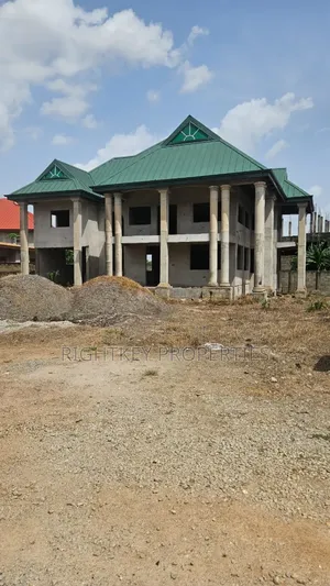 6bdrm Duplex in Rightkey, Kumasi Metropolitan for sale