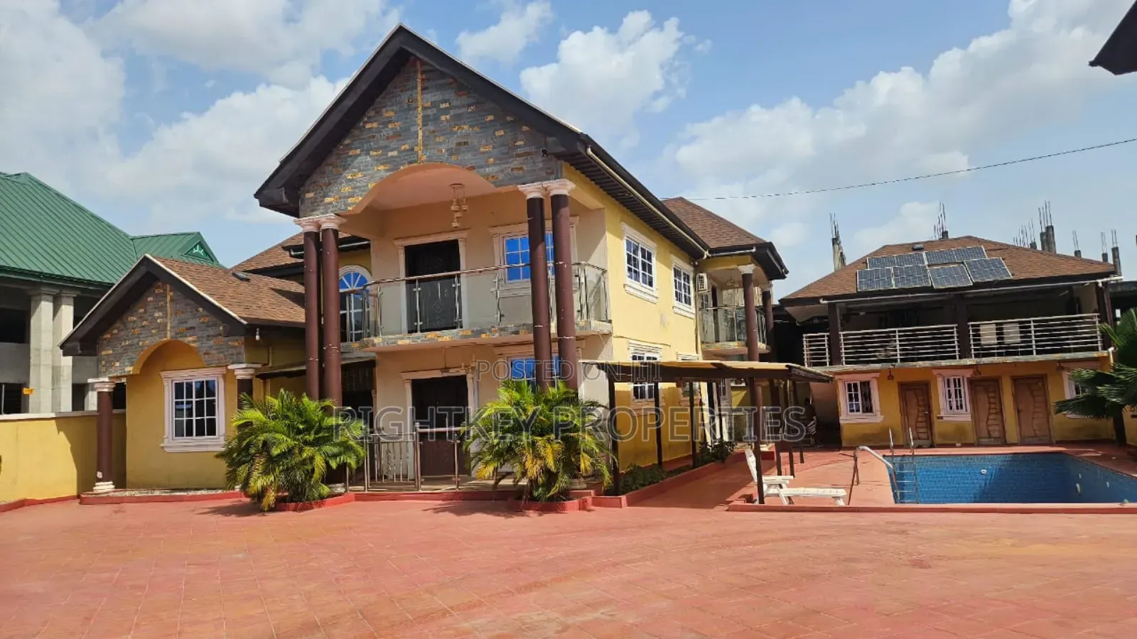 5bdrm Duplex in Rightkey, Kumasi Metropolitan for sale