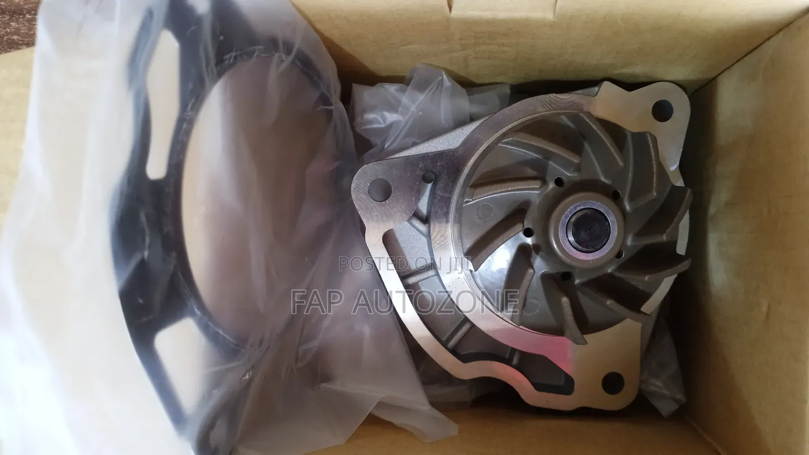 10527. Ford. Original Water Pump for Ford Cars From Usa