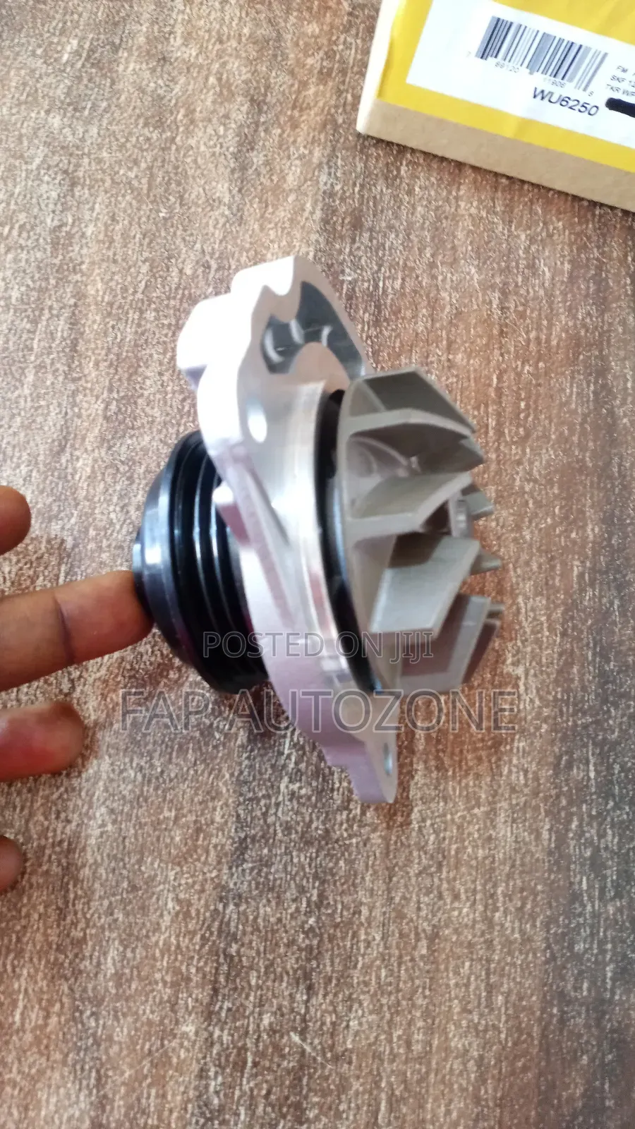 10527. Ford. Original Water Pump for Ford Cars From Usa