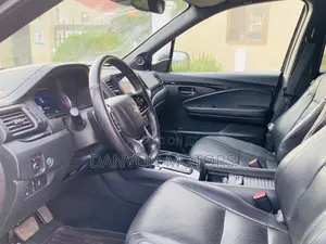Honda Passport Touring AWD 2020 Black