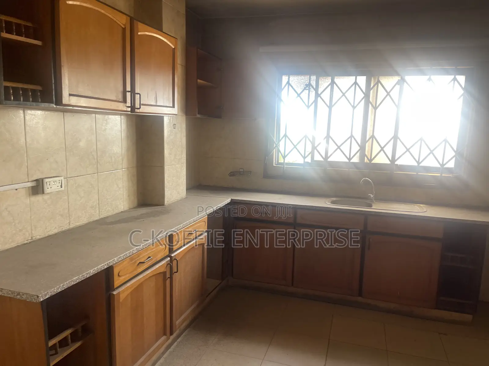 2bdrm Apartment in Adabraka for rent
