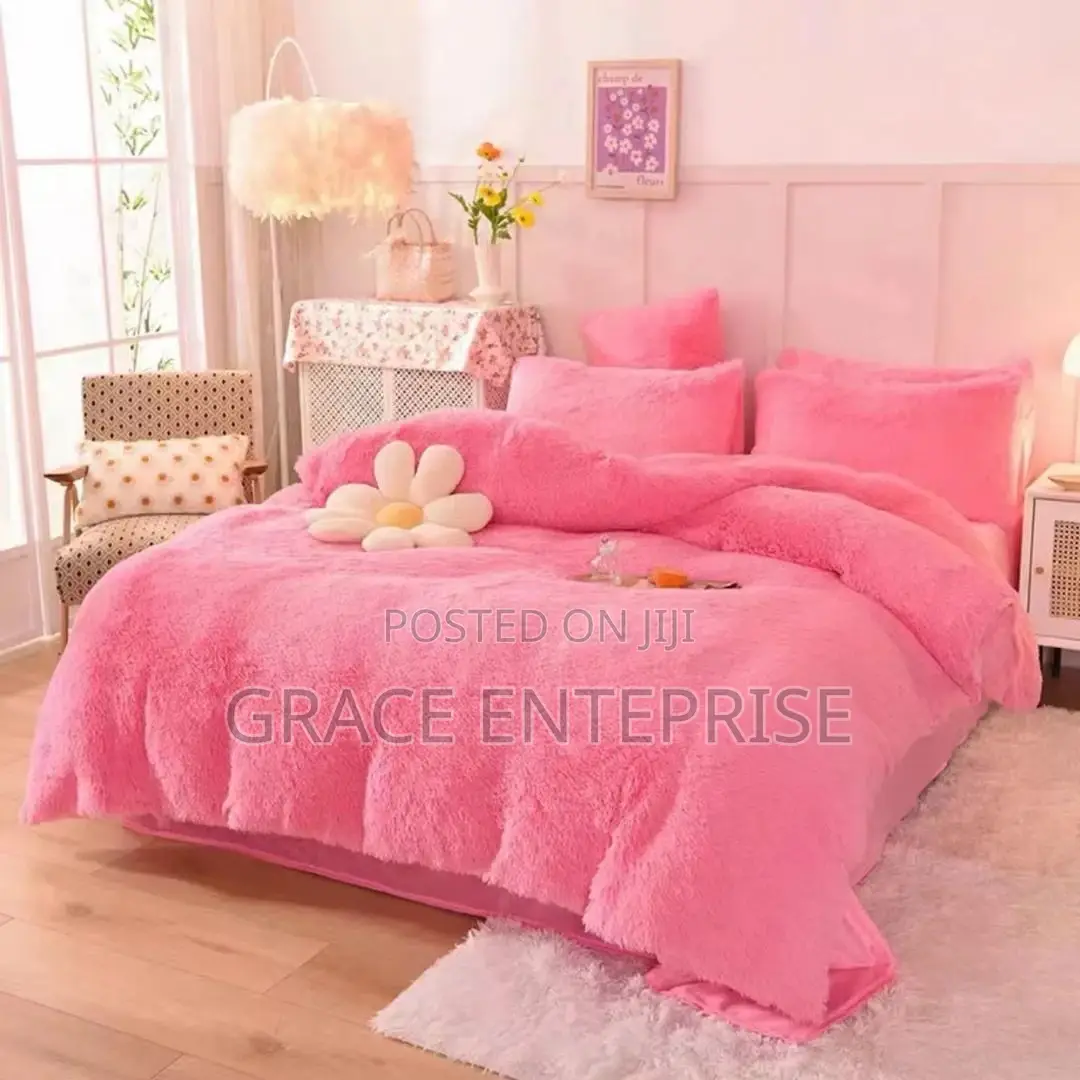 Fluffy Duvet Comes in Different Colors and Quality Material