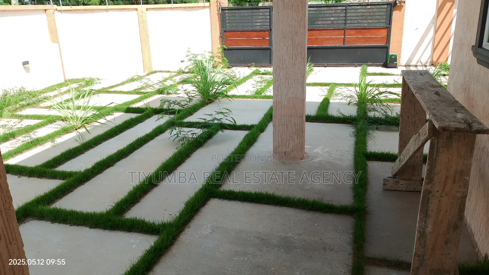 4bdrm Duplex in Tiyumba Real Estate, Airport Residential Area for rent