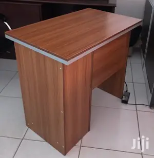 Completer Desk