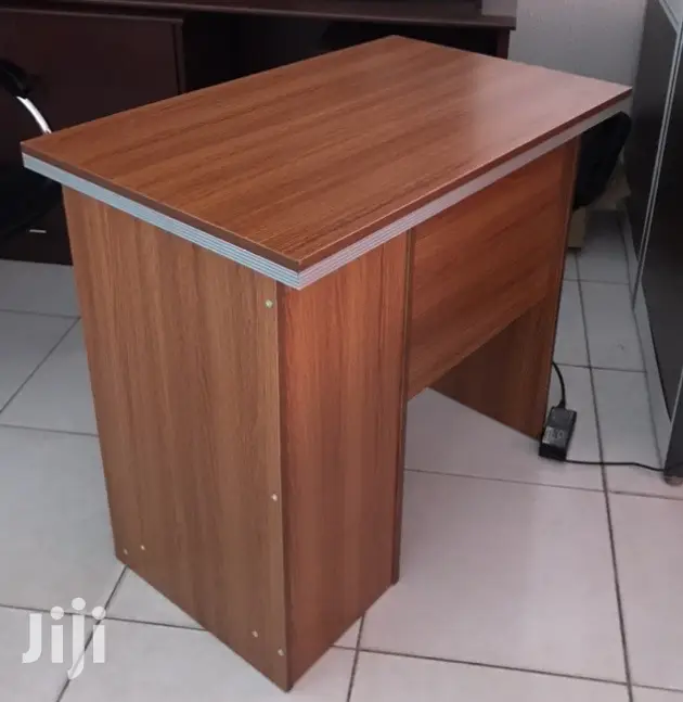 Completer Desk