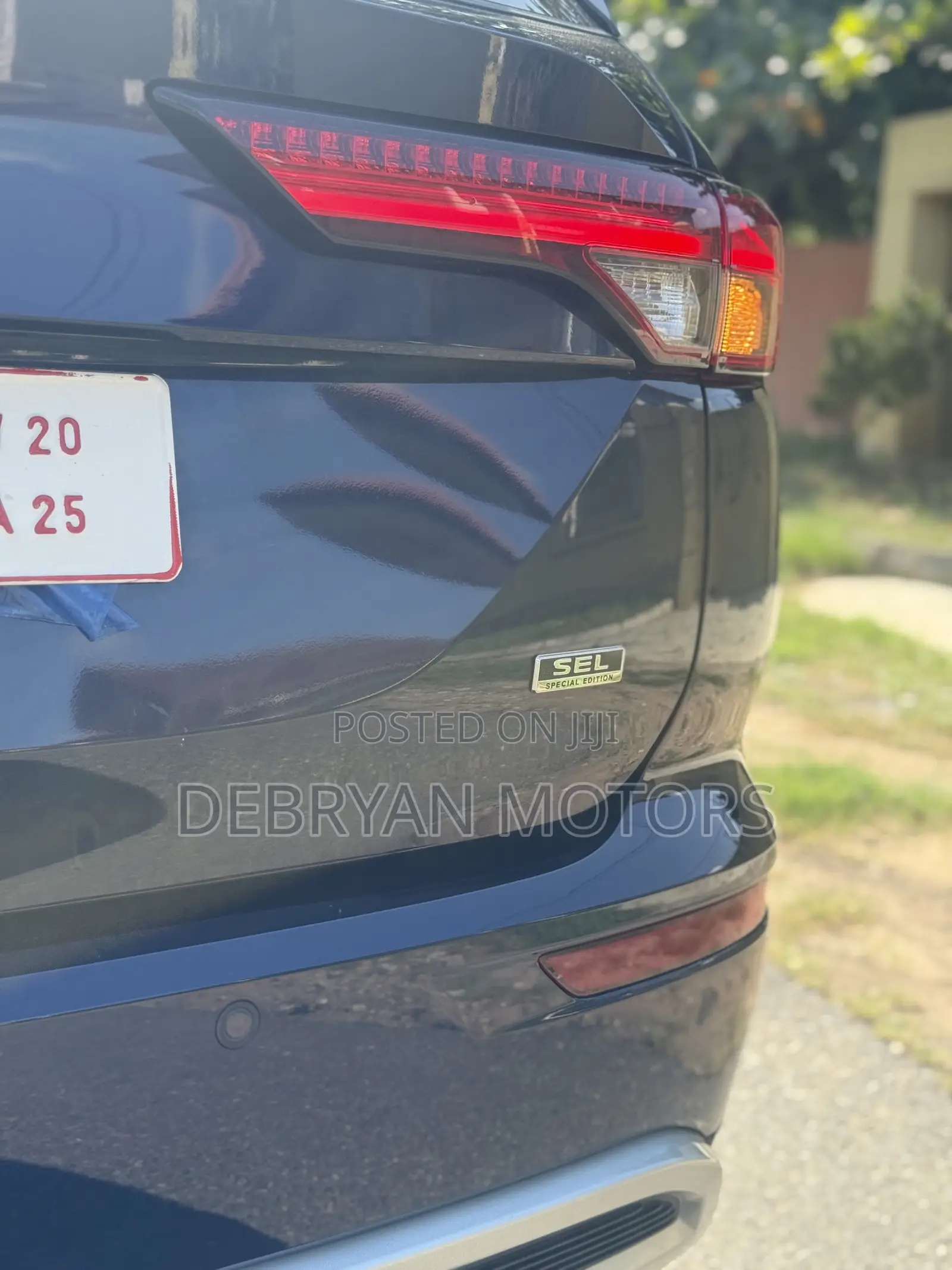 Mitsubishi Outlander SEL Launch Edition 2022 Blue