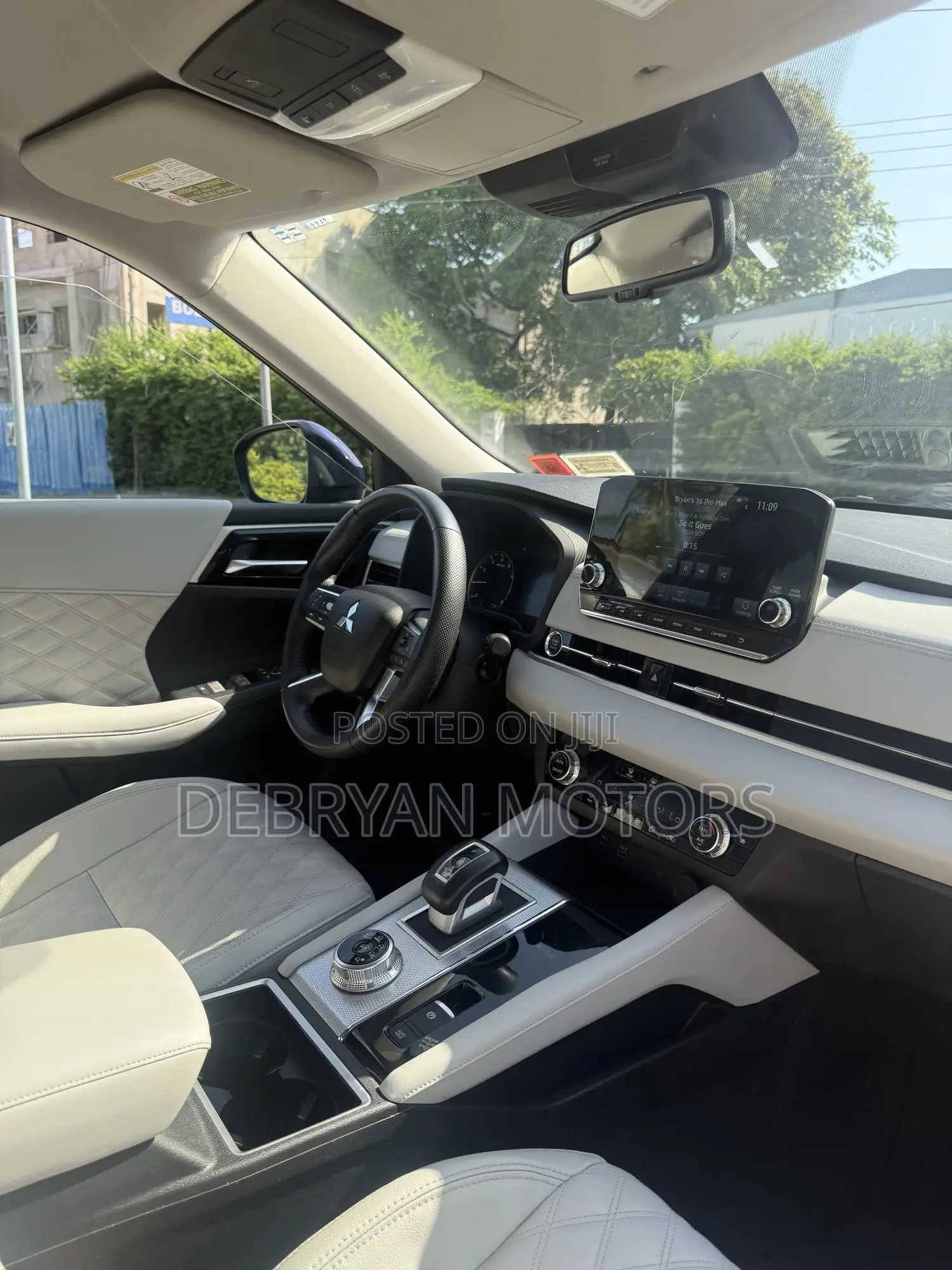 Mitsubishi Outlander SEL Launch Edition 2022 Blue