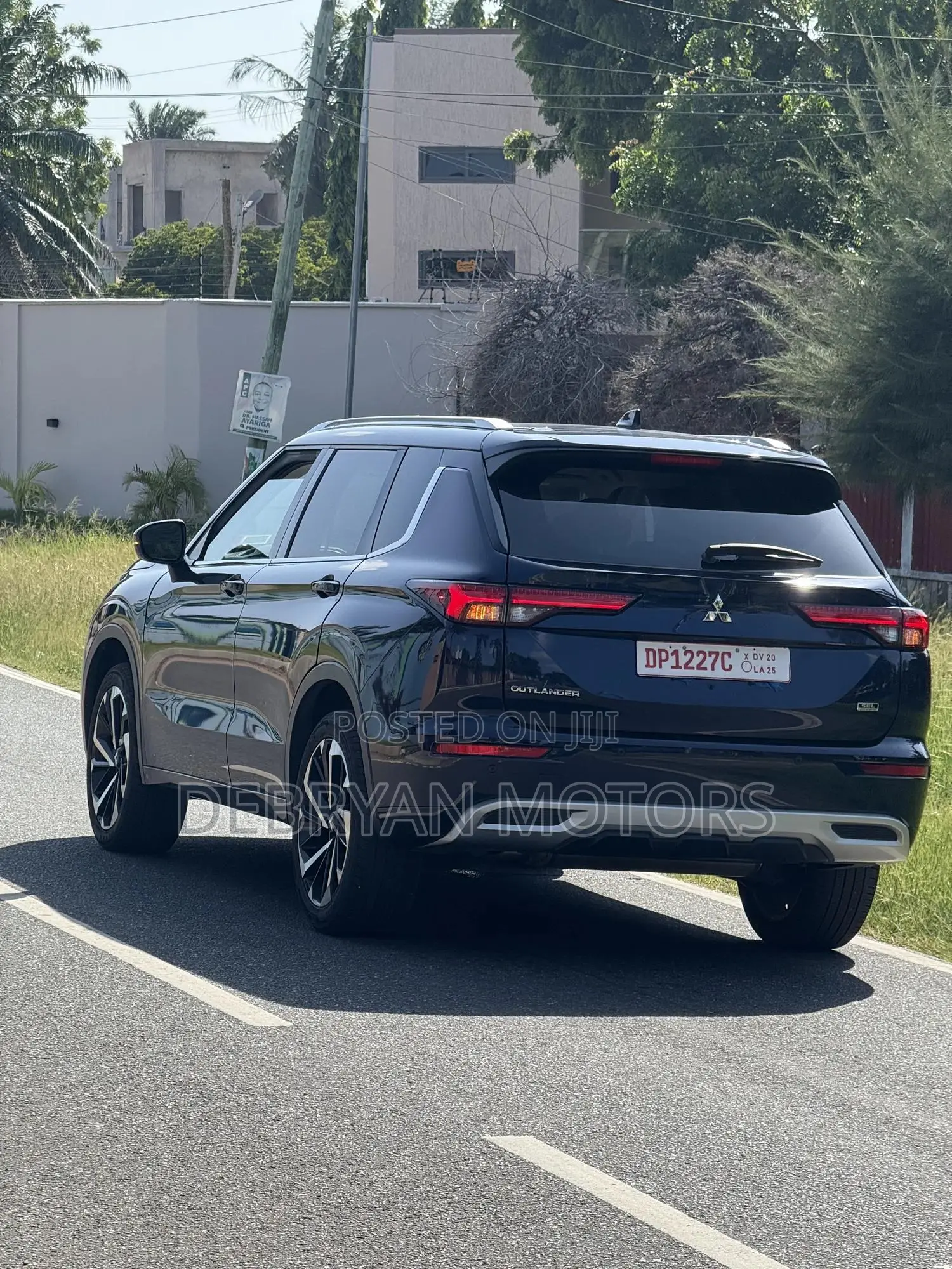 Mitsubishi Outlander SEL Launch Edition 2022 Blue
