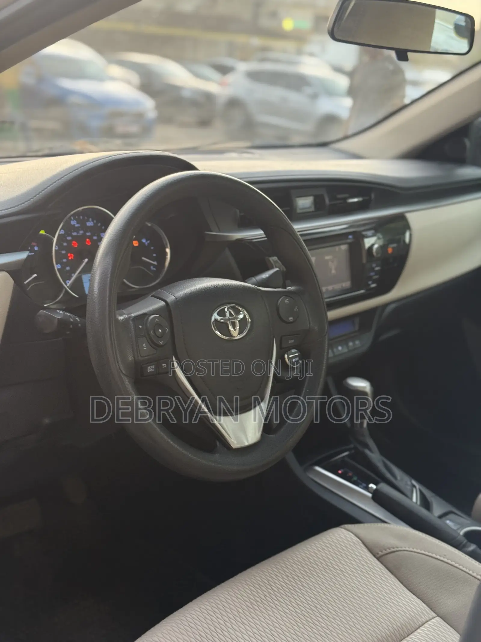 Toyota Corolla LE Plus 4dr Sedan (1.8L 4cyl CVT) 2014 White
