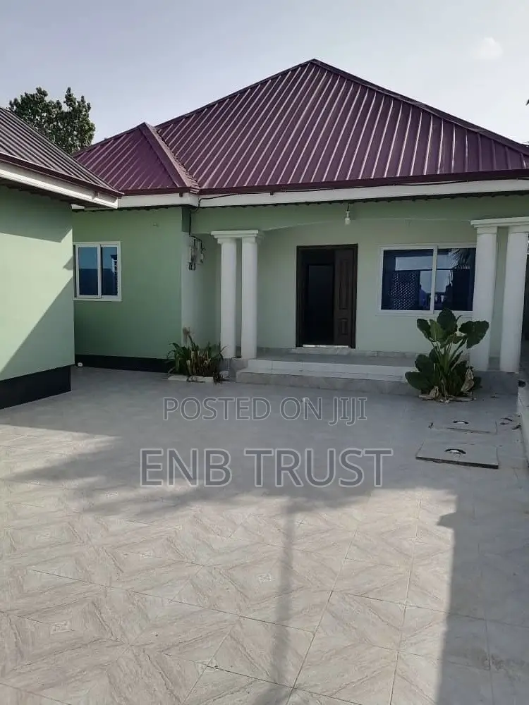3bdrm House in Pokuase Festus for sale