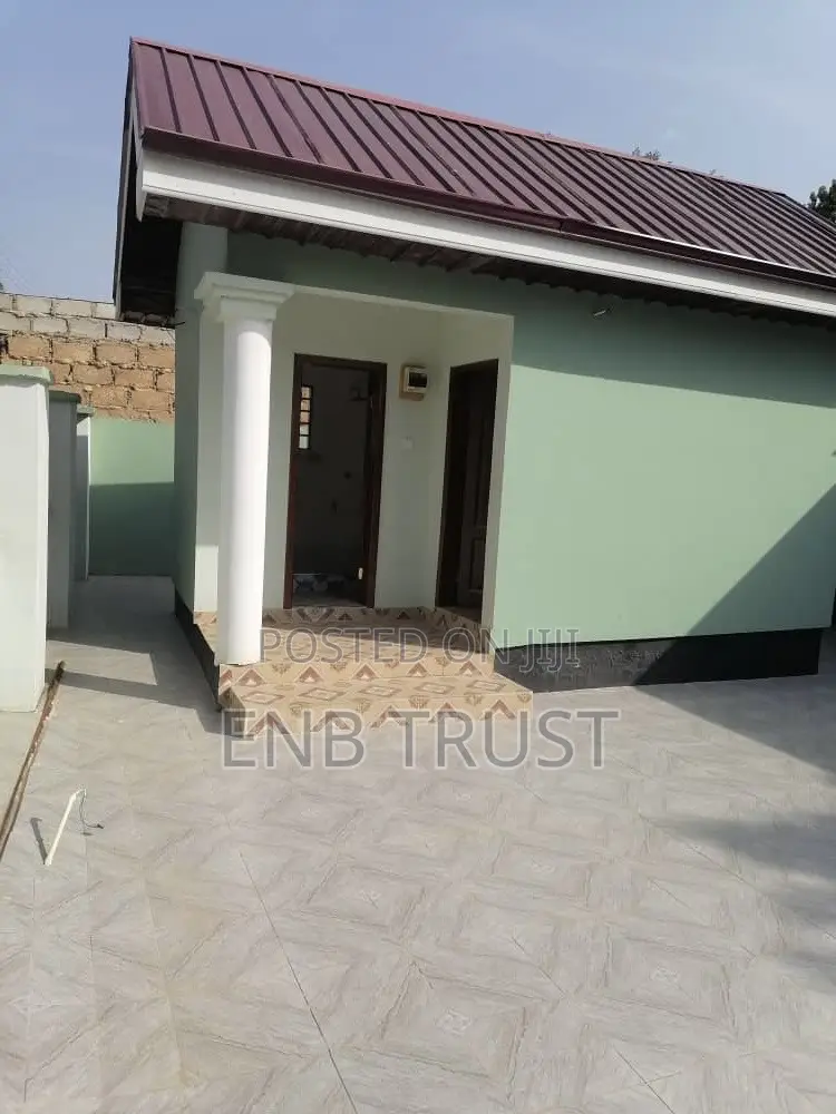 3bdrm House in Pokuase Festus for sale