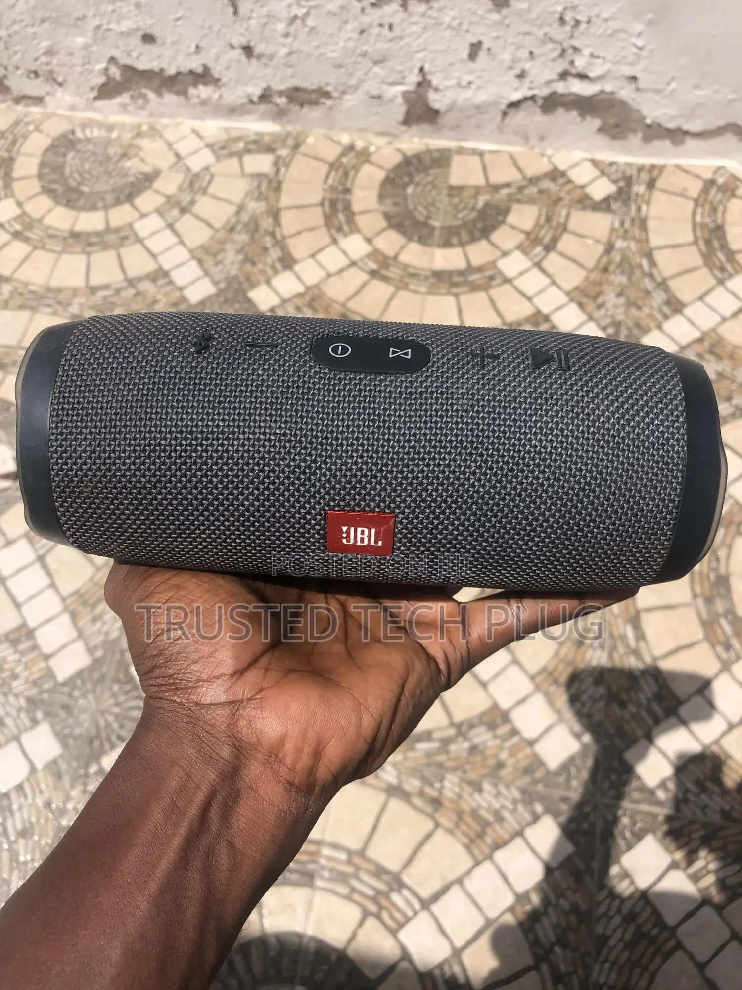 Preowned JBL Charge 3 Bluetooth Speaker From America 4sale