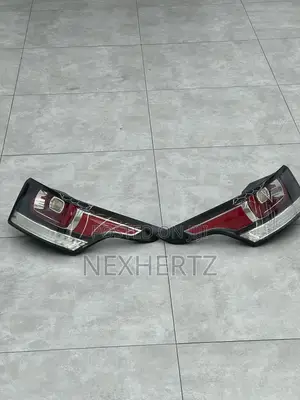 Range Rover Sport (2014-2017) Headlight and Tail Light