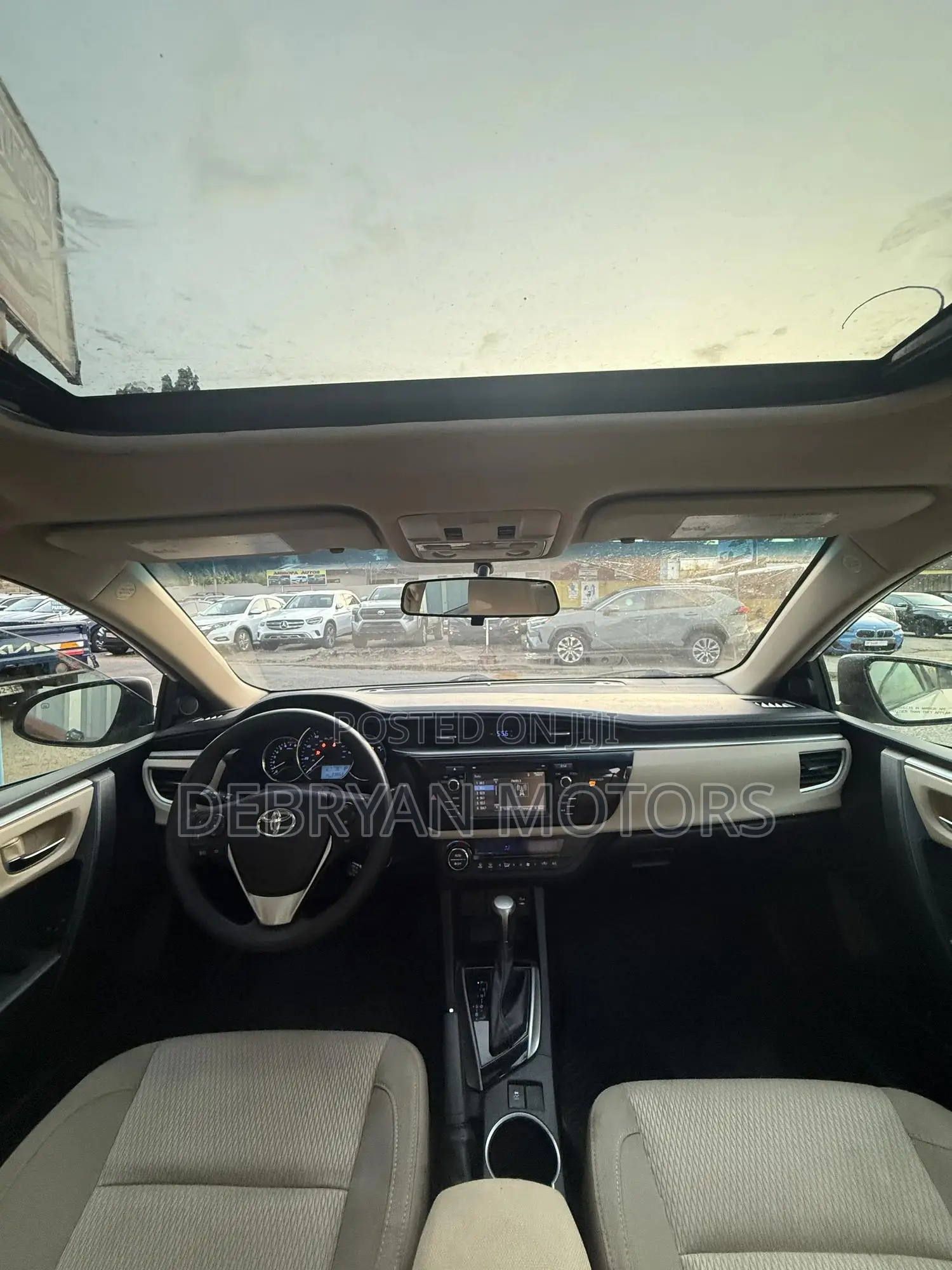 Toyota Corolla LE Plus 4dr Sedan (1.8L 4cyl CVT) 2014 White