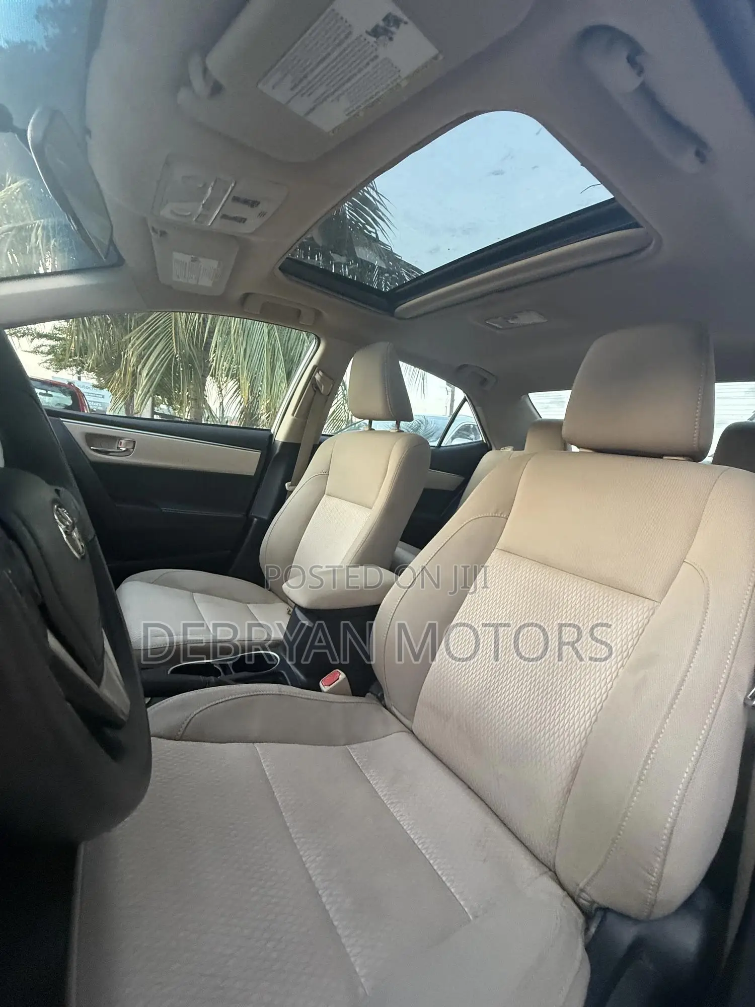 Toyota Corolla LE Plus 4dr Sedan (1.8L 4cyl CVT) 2014 White