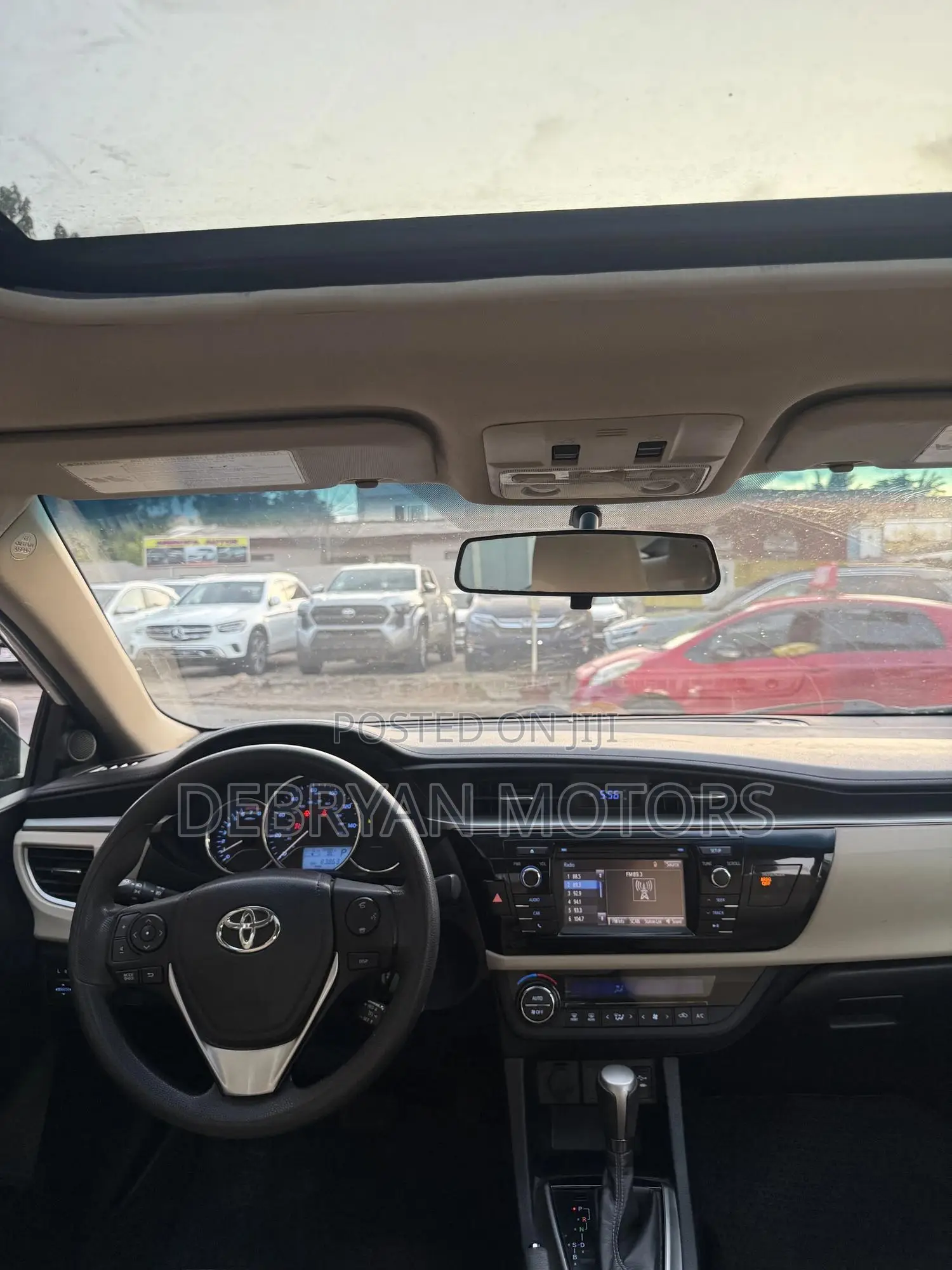 Toyota Corolla LE Plus 4dr Sedan (1.8L 4cyl CVT) 2014 White