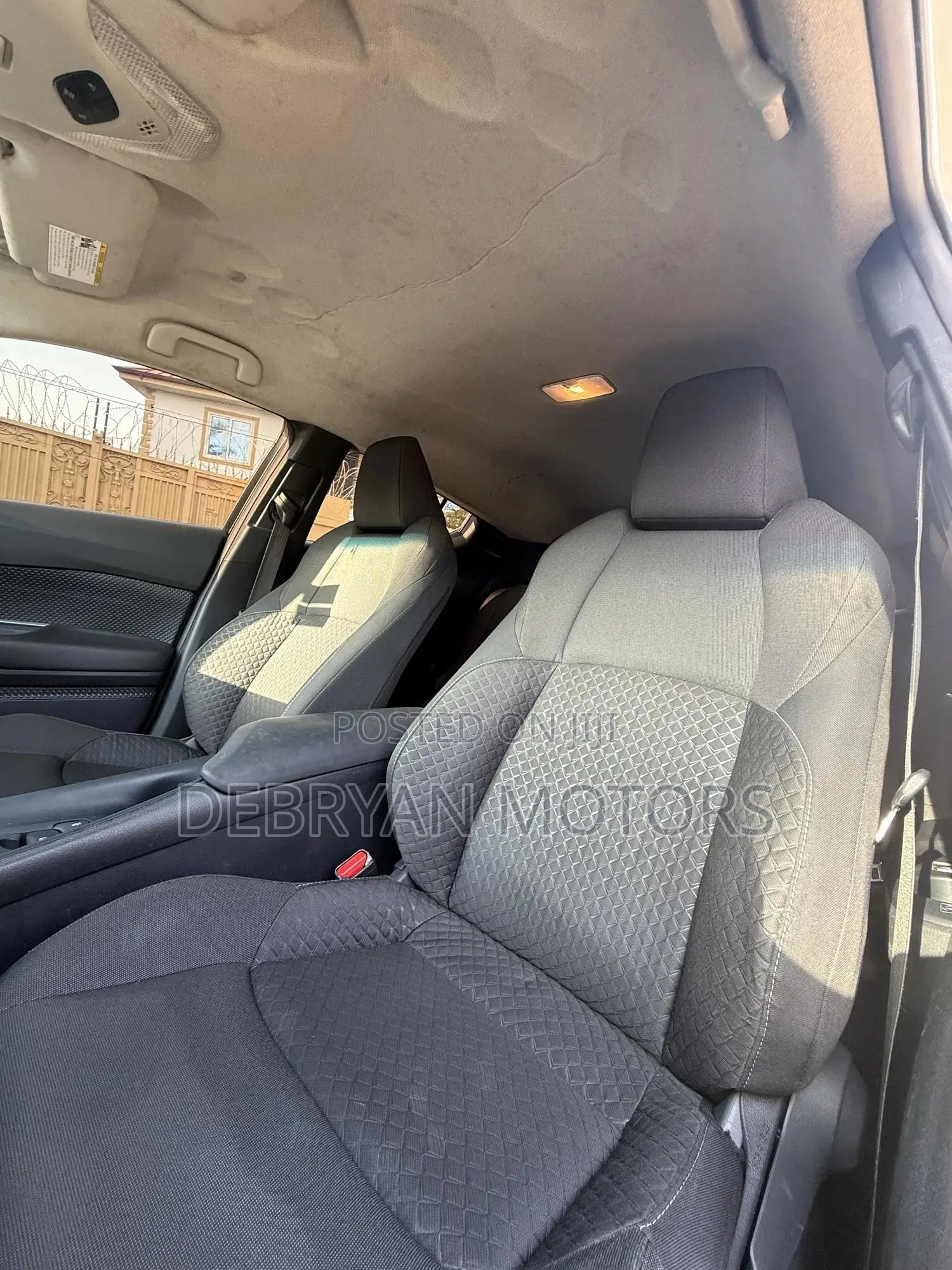 Toyota C-HR XLE 2021 White