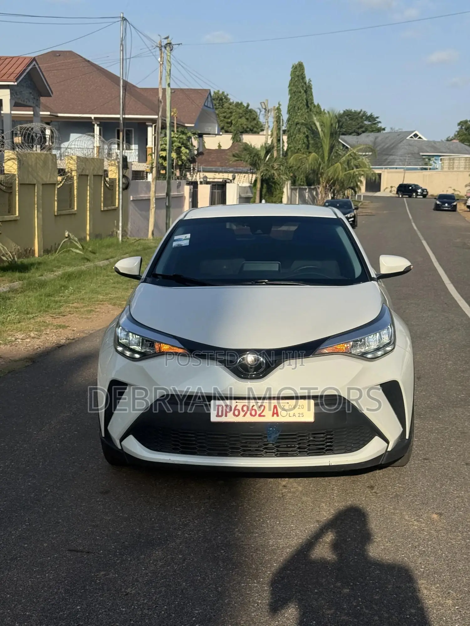 Toyota C-HR XLE 2021 White