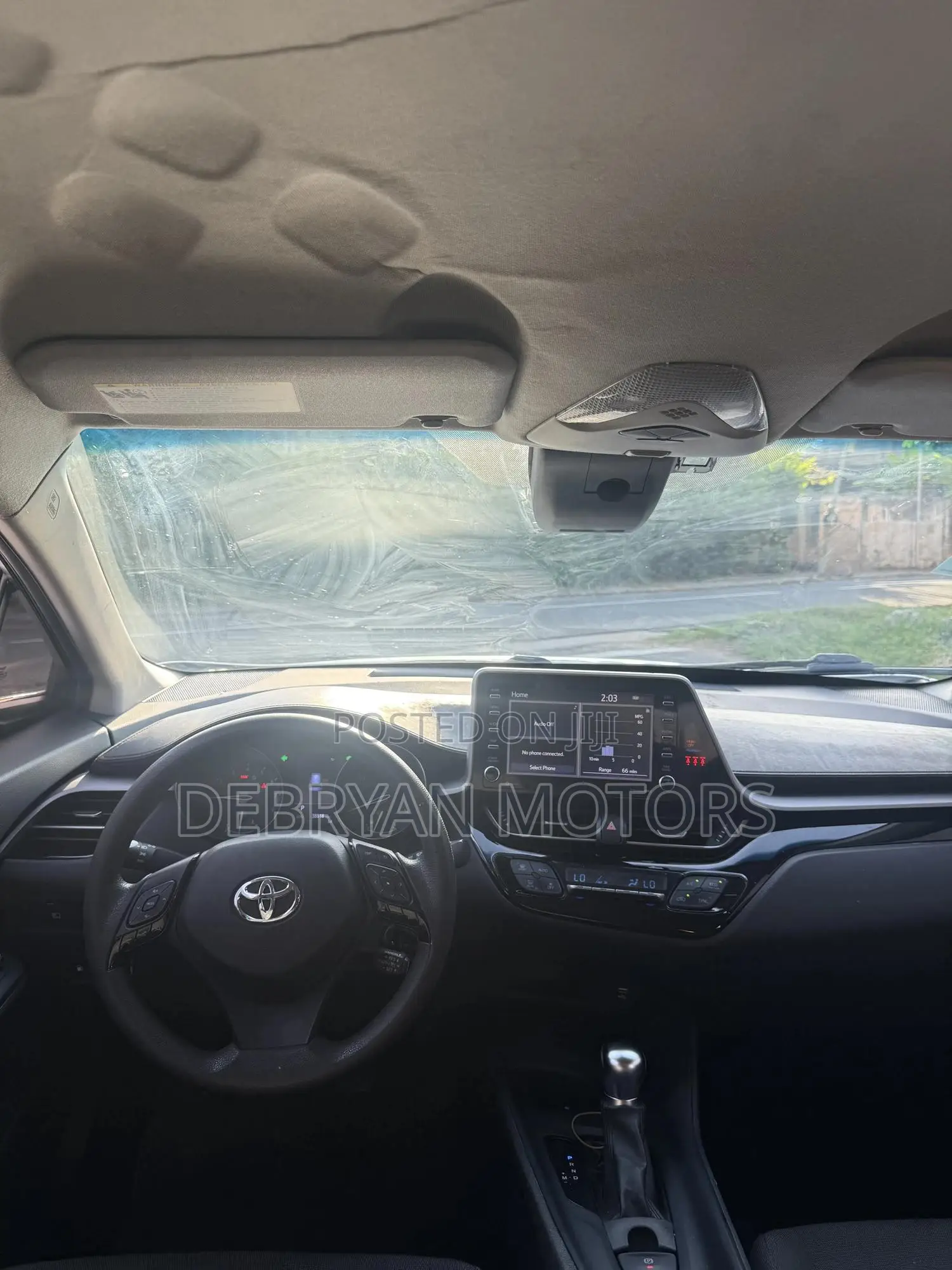 Toyota C-HR XLE 2021 White