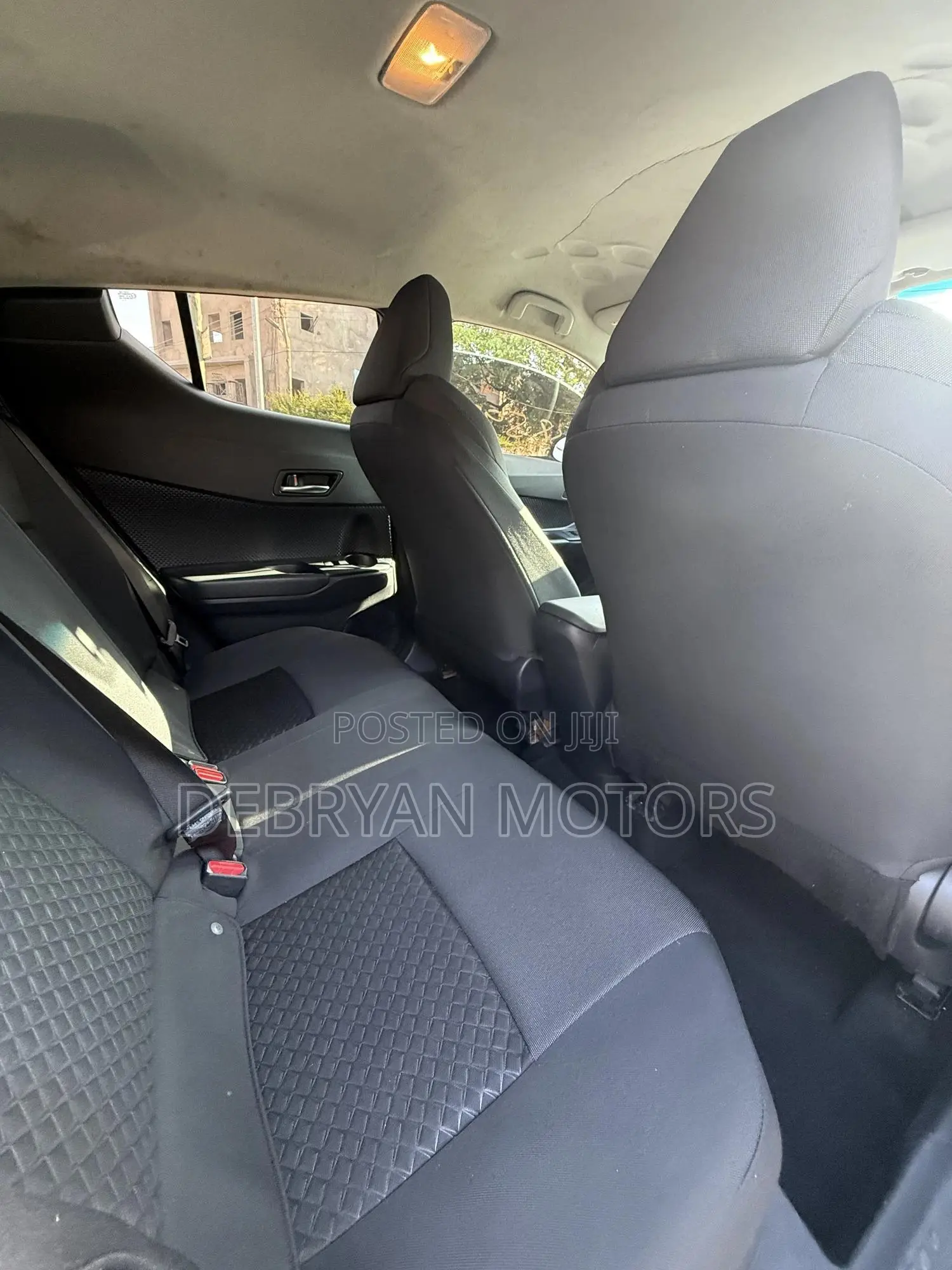 Toyota C-HR XLE 2021 White