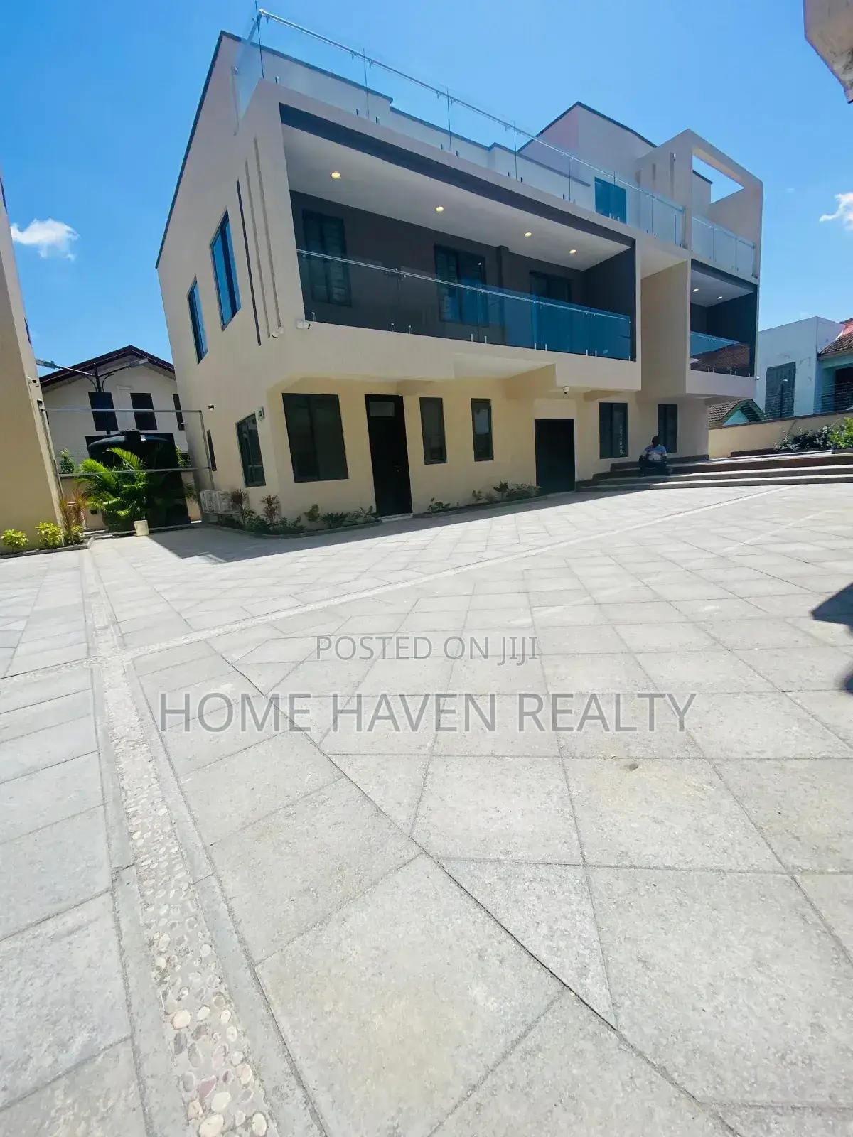 5bdrm House in East Legon for rent