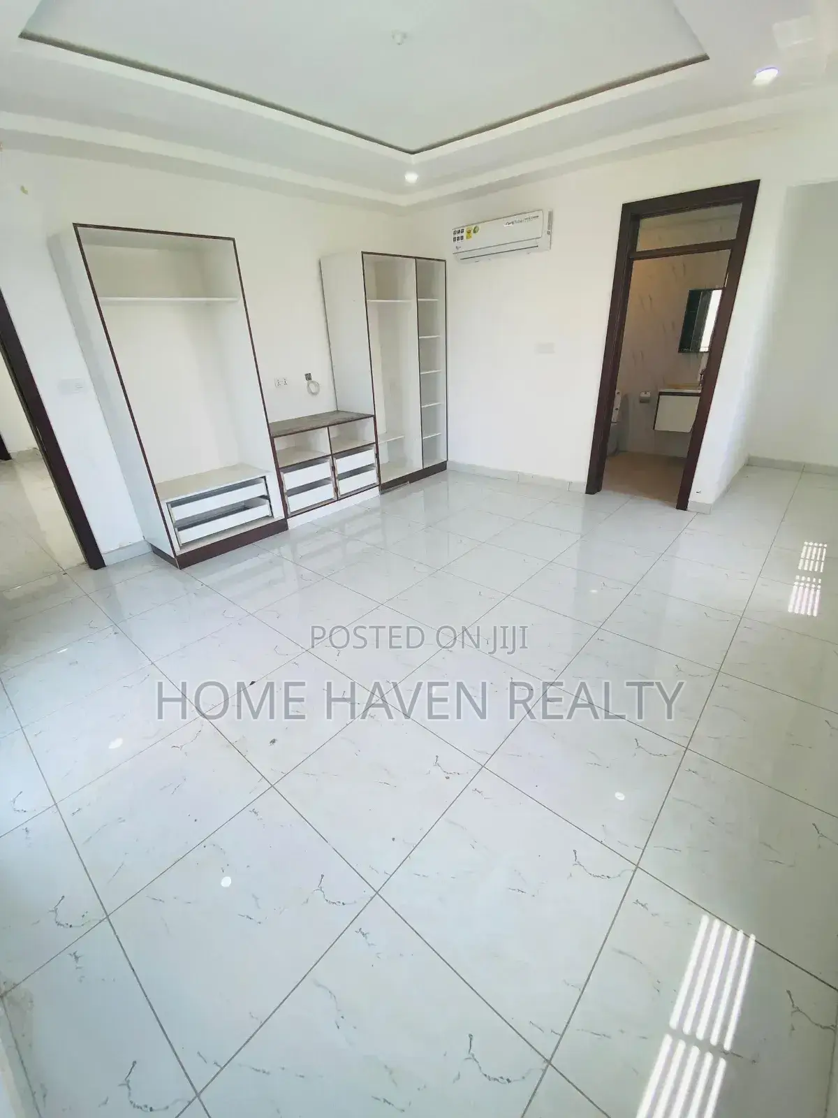 5bdrm House in East Legon for rent