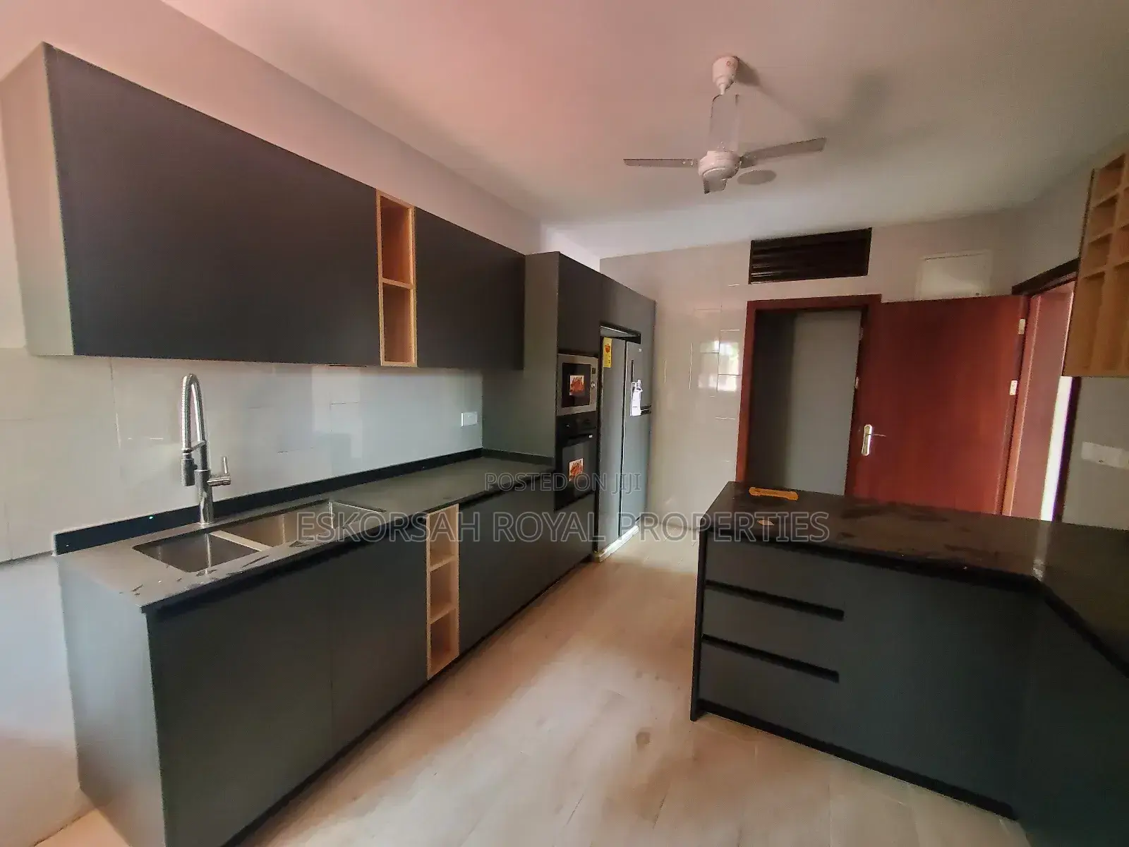 3bdrm House in Teshie Bush Road for rent
