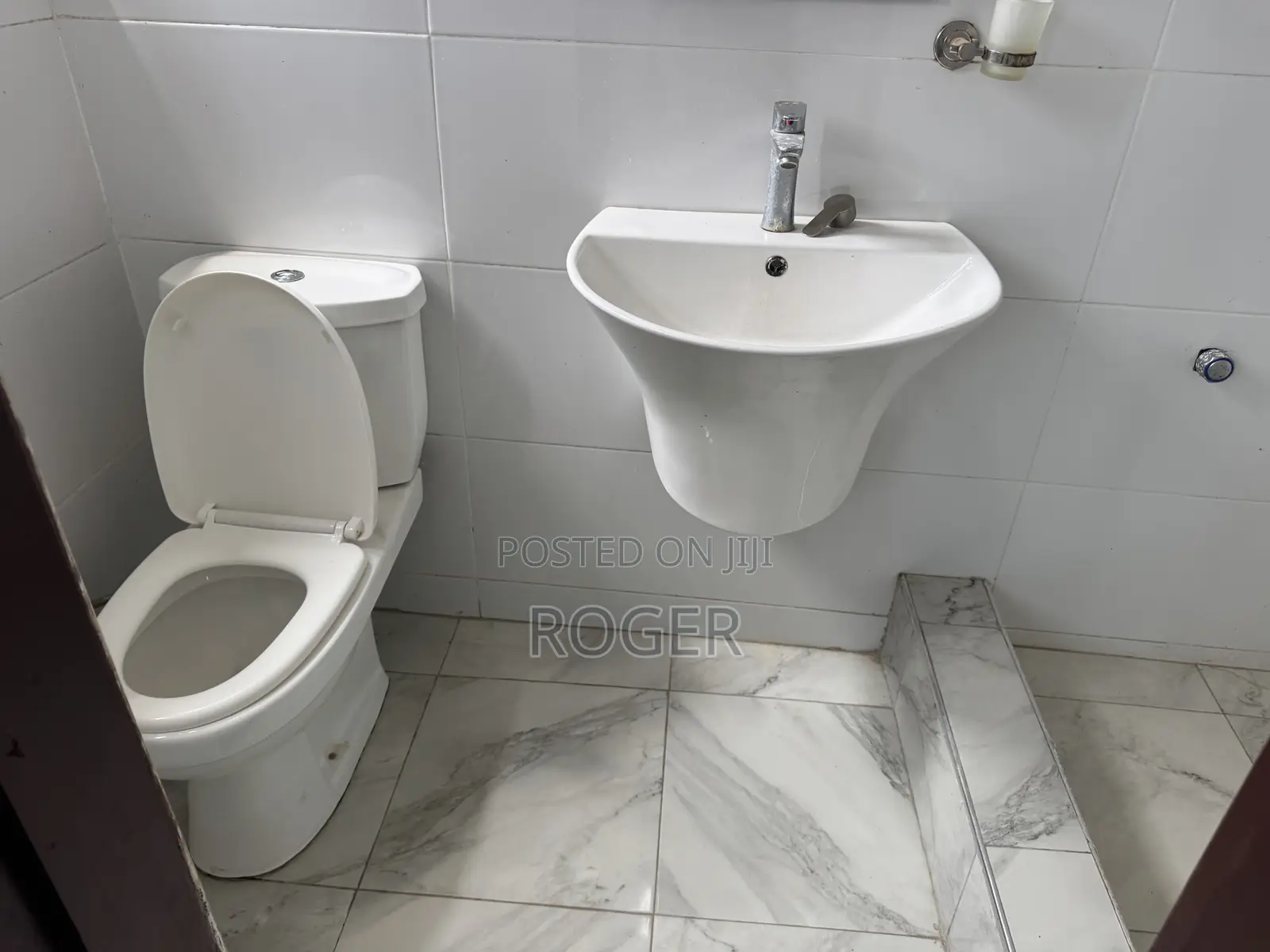 3bdrm House in Ashongman Estate for sale