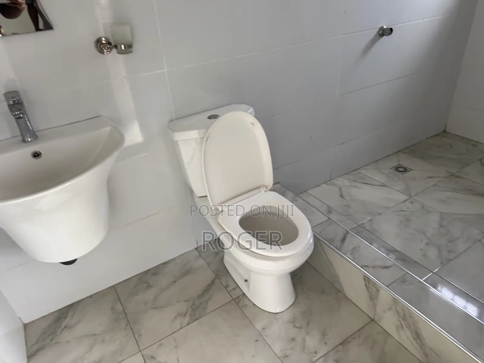 3bdrm House in Ashongman Estate for sale