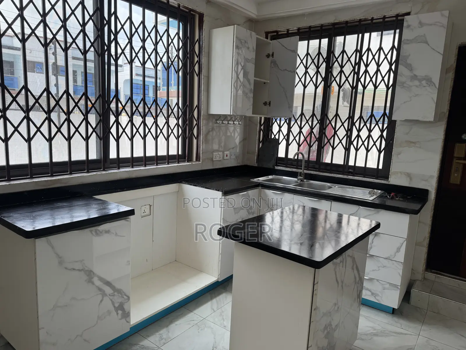 3bdrm House in Ashongman Estate for sale