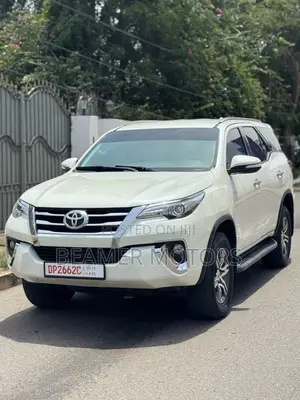 Toyota Fortuner 2.7 AWD 2017 White