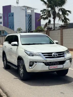 Toyota Fortuner 2.7 AWD 2017 White