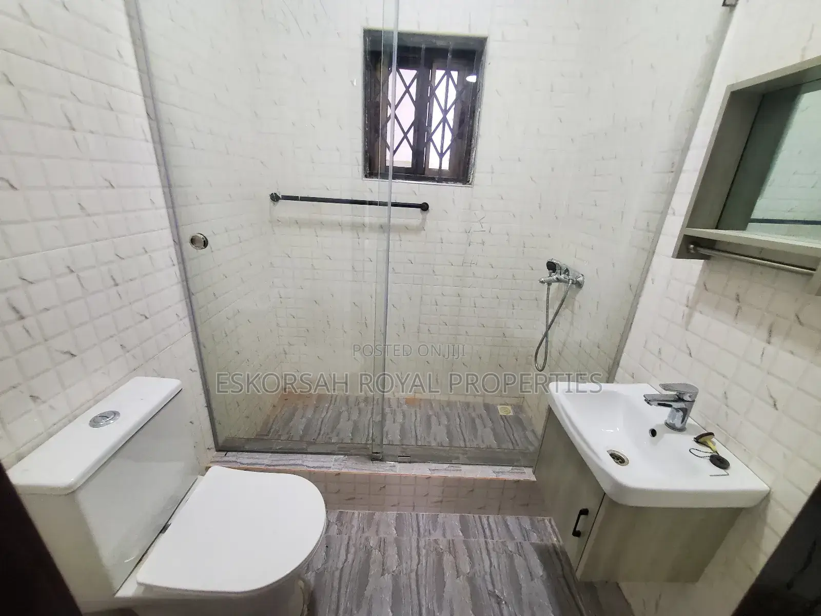 4bdrm House in Adjiringanor, Adjiriganor for rent