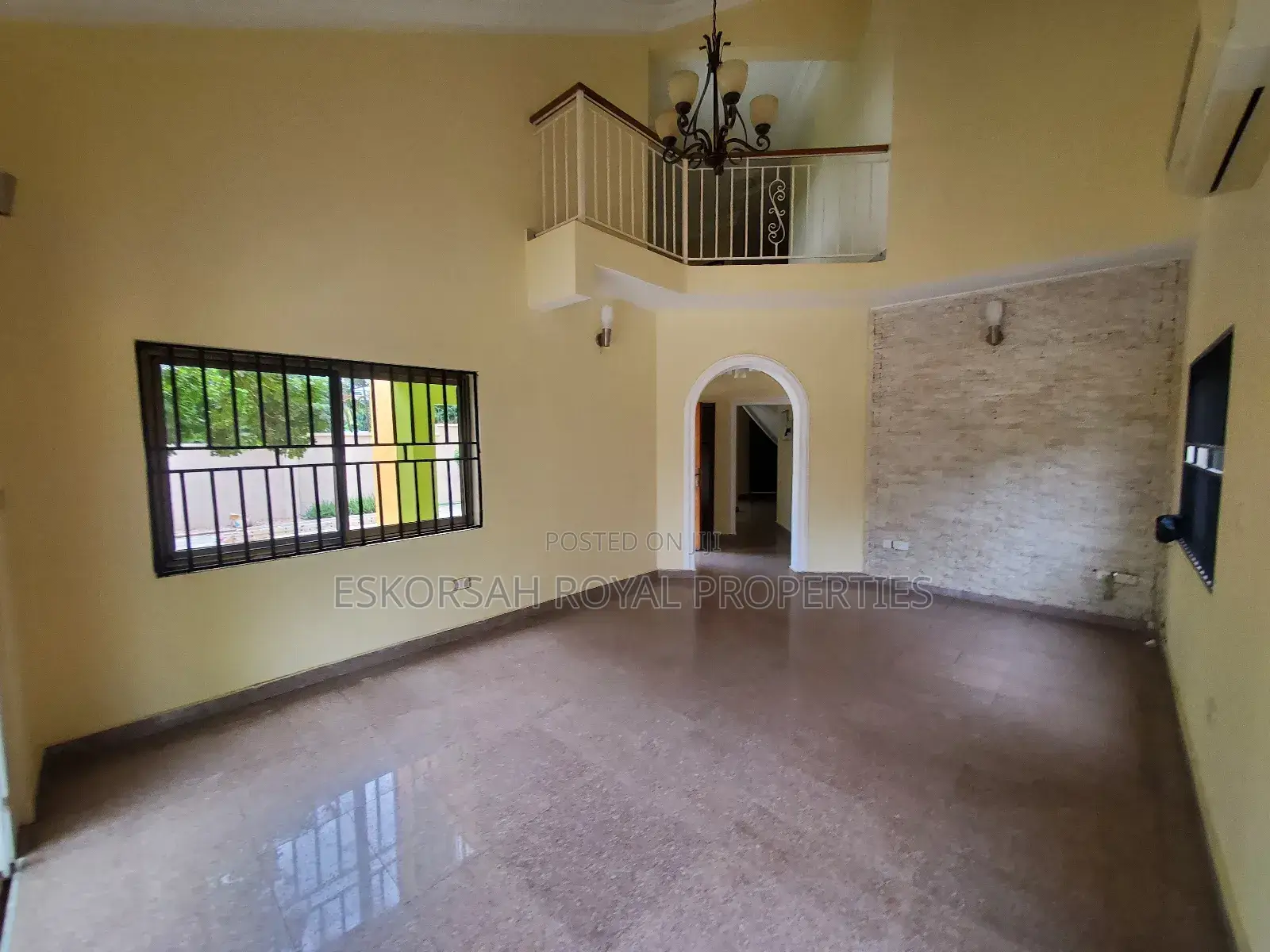 4bdrm Townhouse / Terrace in Adjiringanor, Adjiriganor for rent