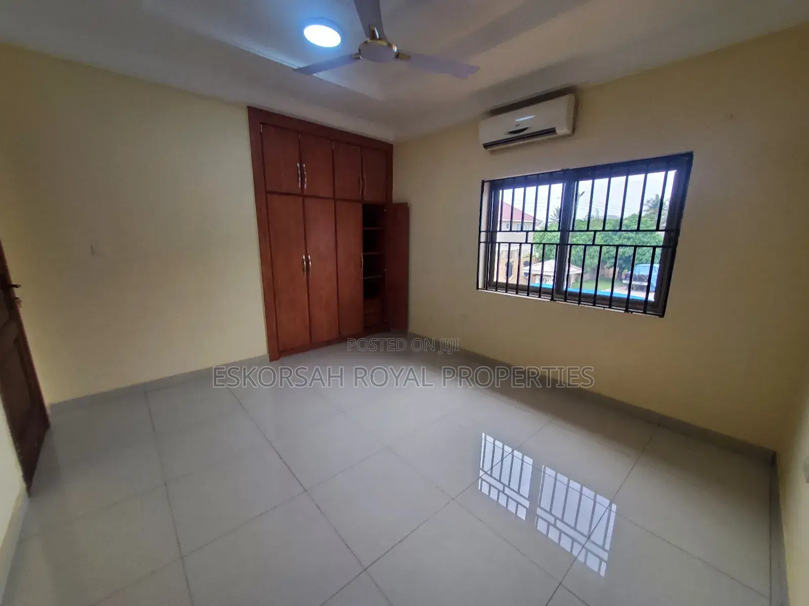 4bdrm Townhouse / Terrace in Adjiringanor, Adjiriganor for rent