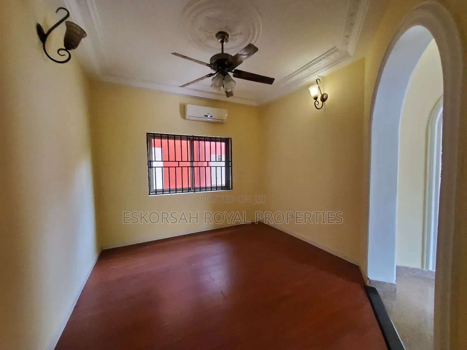 4bdrm Townhouse / Terrace in Adjiringanor, Adjiriganor for rent