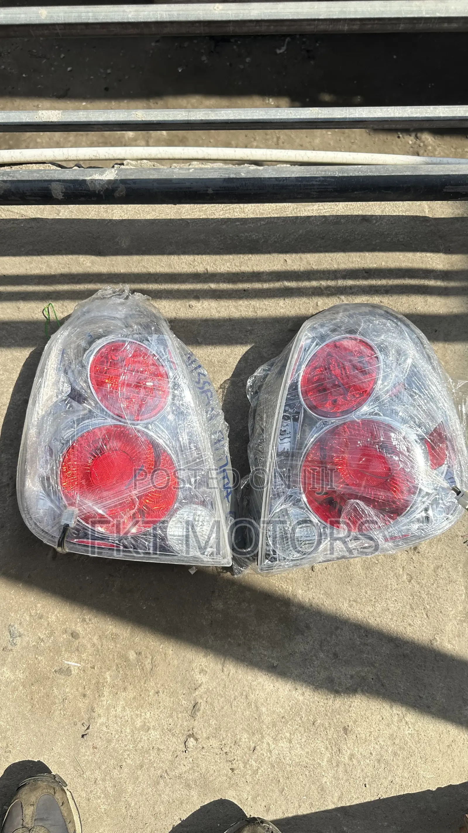 Nissan Altima Taillight 2001,2002,2003,2004,2005,2006,2007,