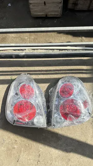 Nissan Altima Taillight 2001,2002,2003,2004,2005,2006,2007,