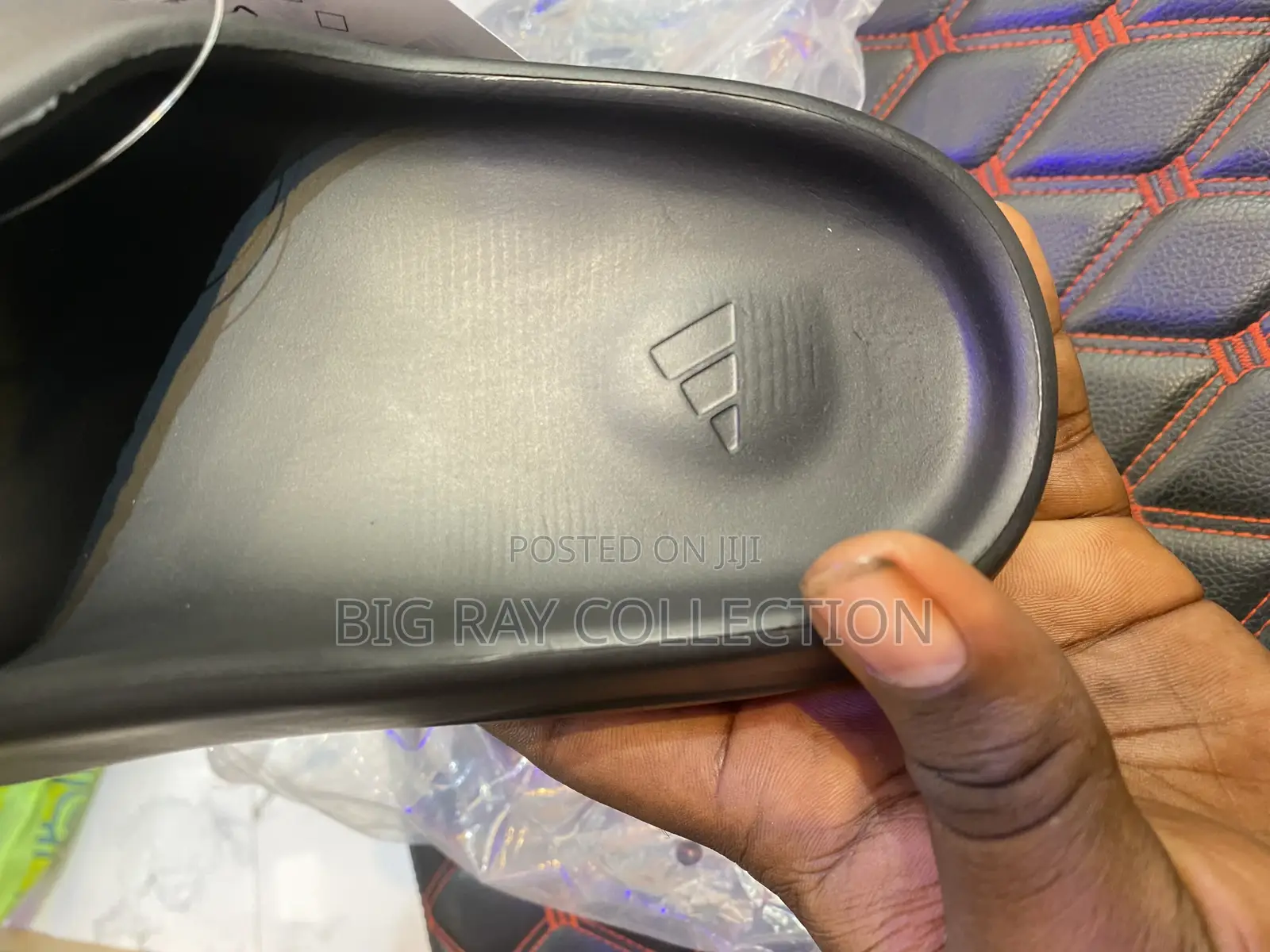 Solid Adidas Yeezy Slide