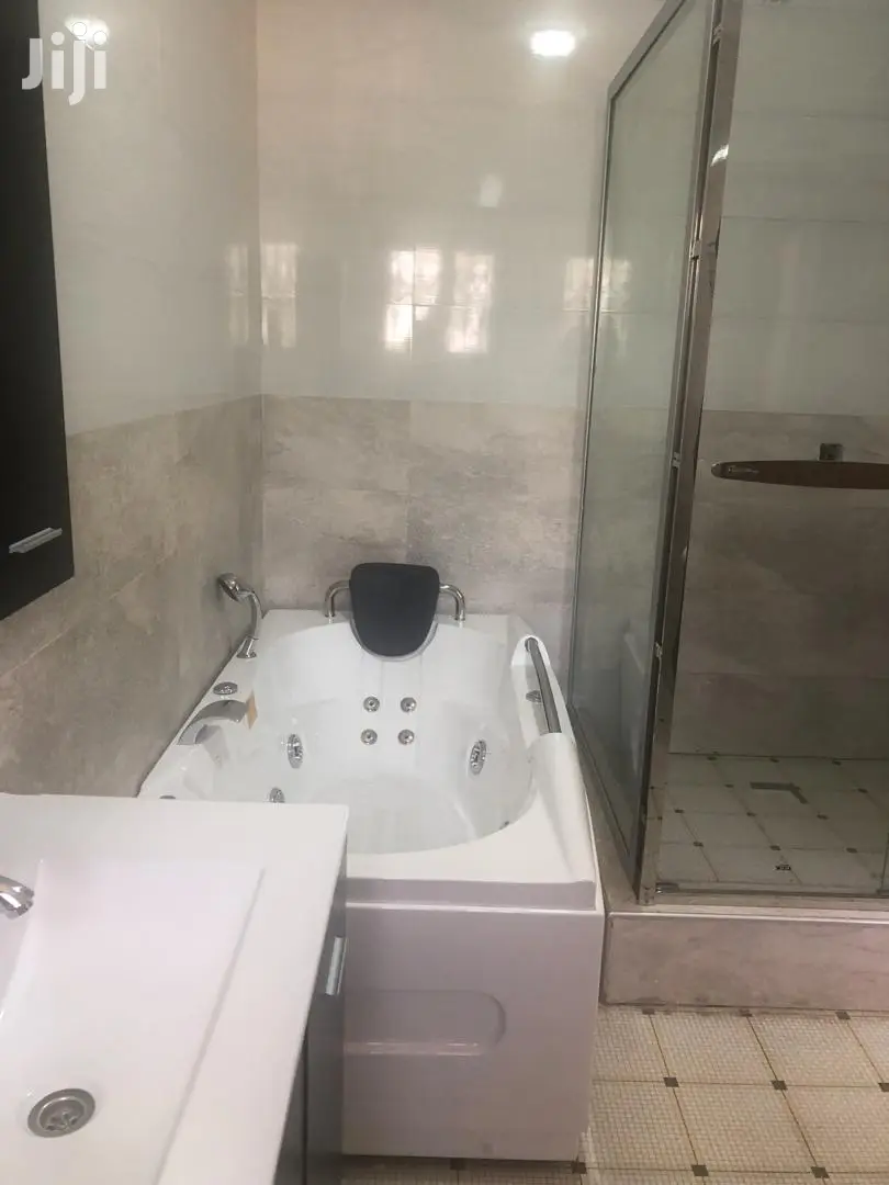 5bdrm House in Bronko Housing, Spintex for rent