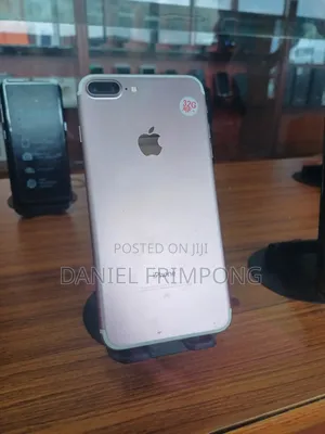 Photo - Apple iPhone 7 Plus 32 GB Gold