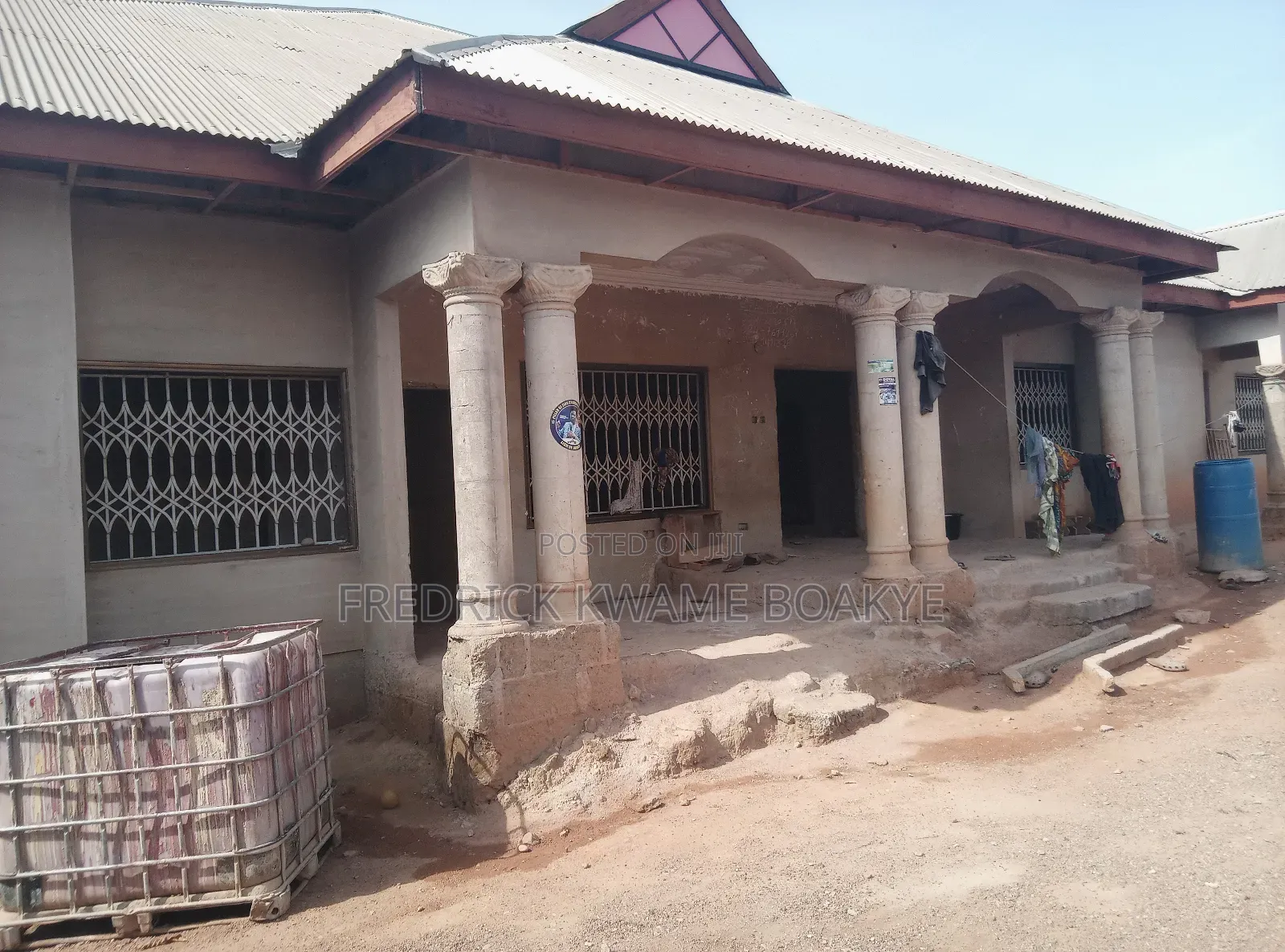 10bdrm House in Brother K Estate, Kumasi Metropolitan for sale