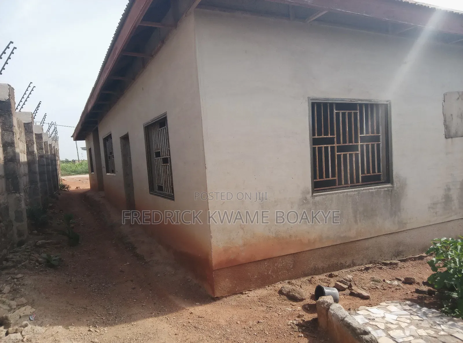 10bdrm House in Brother K Estate, Kumasi Metropolitan for sale